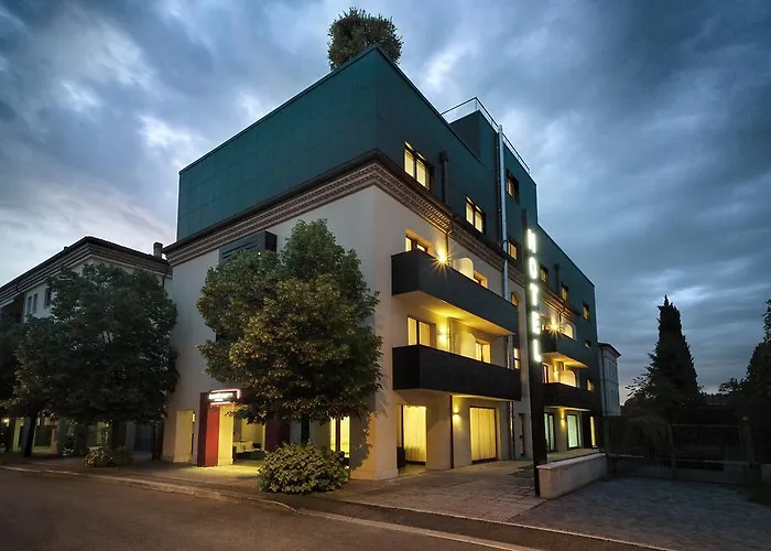 科特昂迦若酒店 4*